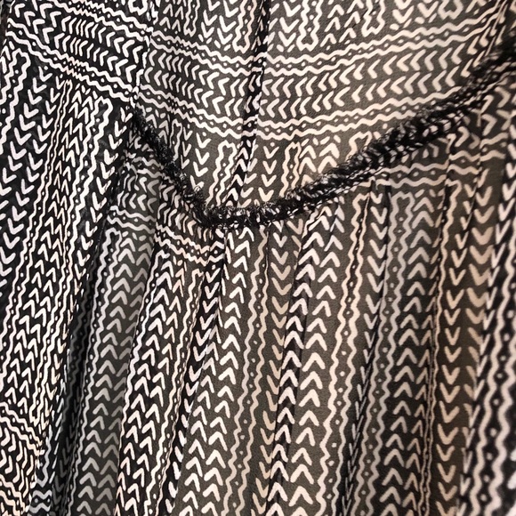 BCBGENERATION BOHO SLEEVELESS JACKET - Picture 4 of 4